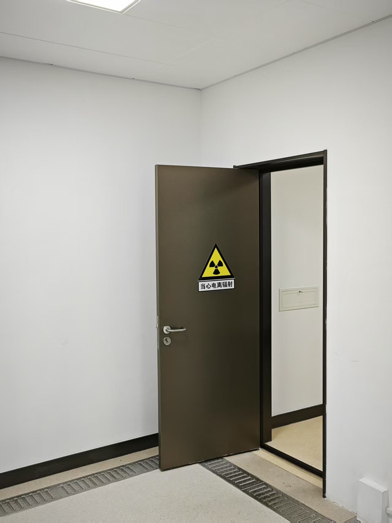 桥西CT室手动单开防护铅门